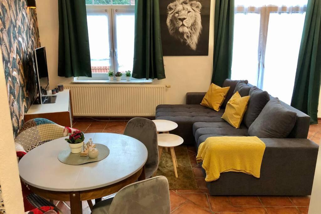 ארפורט Apartment Zum Goldenen Lowen Inkl. Parkplatz & Wlan מראה חיצוני תמונה
